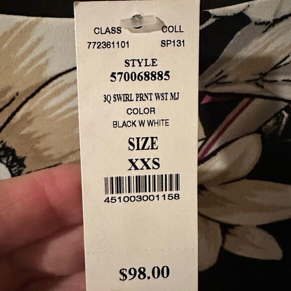 NWT White House Black Market Floral Dress - XXS Black floral stretch dress - Picture 3 of 7